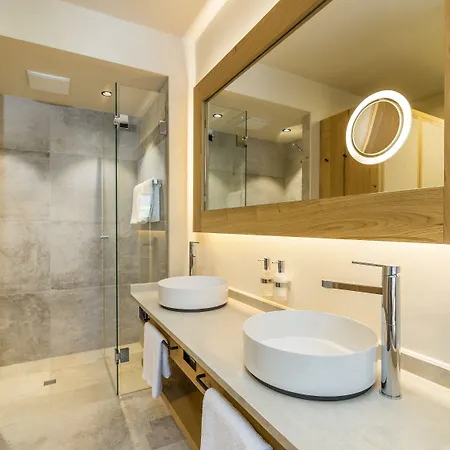 فندق Posthotel And - Adults Only 5*